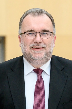 Porträt - Prof. Siegfried Russwurm